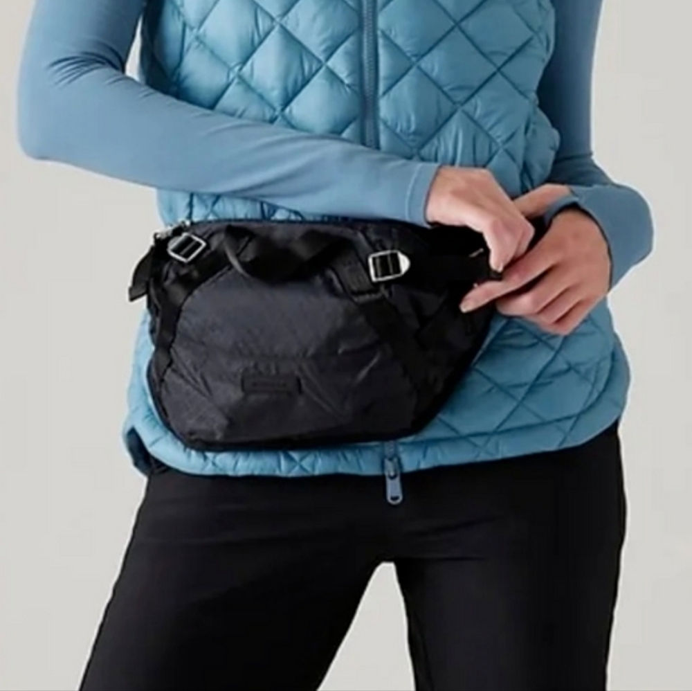 Athleta Black Excursion Belt Back With Silver Hardware